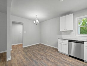 128 Sunset Ln in Bessemer City, NC - Building Photo - Building Photo