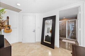 495 Brickell Ave in Miami, FL - Building Photo - Building Photo