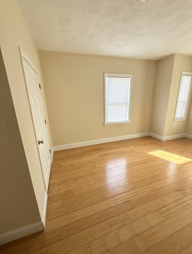 34 Pratt St, Unit 1 in Boston, MA - Building Photo - Building Photo