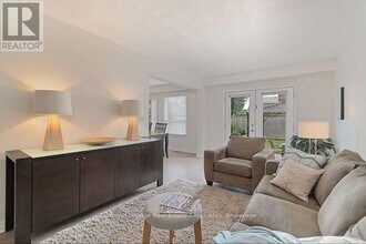 4302 Shelby Crescent in Mississauga, ON - Building Photo - Building Photo