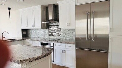 605 Bay Hill Dr in Newport Beach, CA - Building Photo - Building Photo