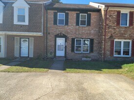 2449 Reagan Ave in Virginia Beach, VA - Building Photo