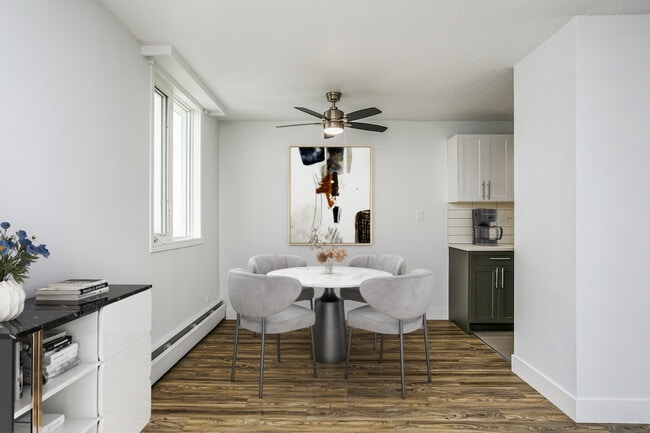 Oliver Place in Edmonton, AB - Building Photo - Building Photo