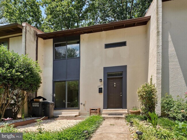 2459 Pyrenees Ct in Reston, VA - Building Photo - Building Photo