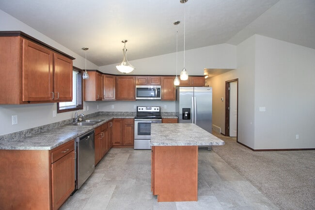110 Tanner Ct, Unit 3 in Tea, SD - Building Photo - Building Photo