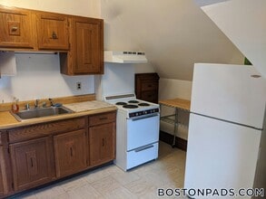 588 Huron Ave in Cambridge, MA - Building Photo - Building Photo