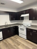 Courtland Terrace in Fort Walton Beach, FL - Building Photo