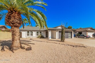 4950 W Grovers Ave in Glendale, AZ - Building Photo - Building Photo