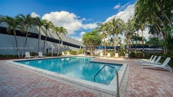 3031 N Ocean Blvd in Fort Lauderdale, FL - Building Photo