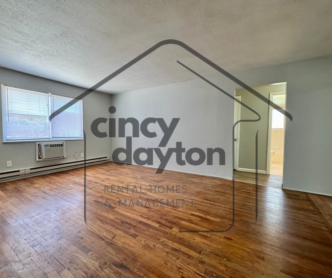 6118 Stover Ave in Cincinnati, OH - Building Photo - Building Photo