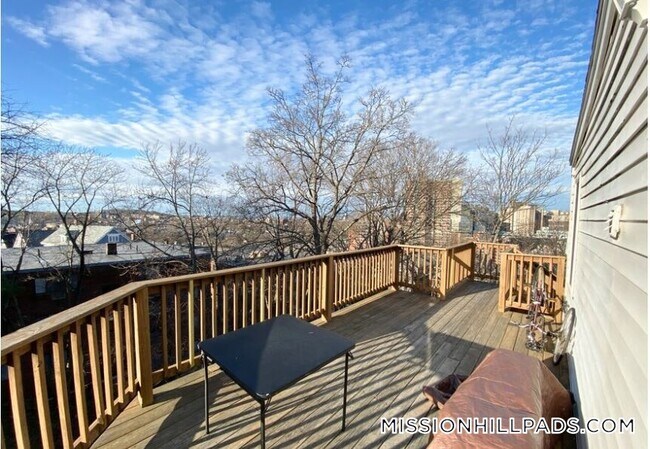 15 Sunset St