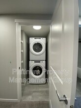 1090 Mahogany Blvd SE in Calgary, AB - Building Photo - Building Photo