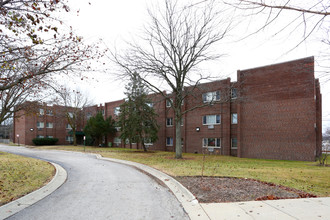 Niles Terrace Apartments in Waukegan, IL - Building Photo - Building Photo