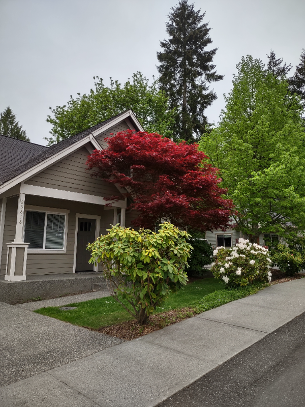 property at 25818 Arklow Pl NE