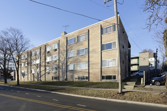 Crestview in Wheaton, IL - Foto de edificio - Building Photo