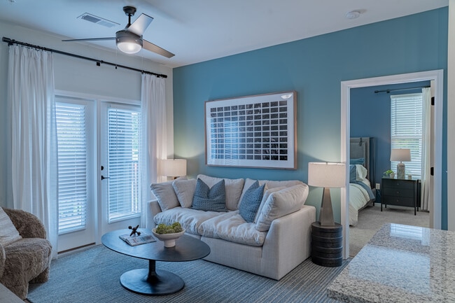 Evolve at the Pines in Greenville, NC - Building Photo - Interior Photo