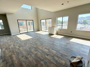 11830 N 28th Dr in Phoenix, AZ - Building Photo - Interior Photo