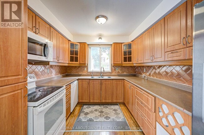 property at 4230-4230 Sunflower Dr