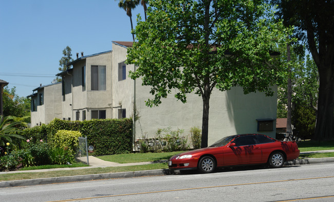 180 E Fillmore St in Pasadena, CA - Foto de edificio - Building Photo