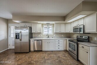 310 E Southern Ave in Apache Junction, AZ - Building Photo - Building Photo