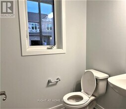 321 Crossway Ter in Ottawa, ON - Building Photo - Building Photo