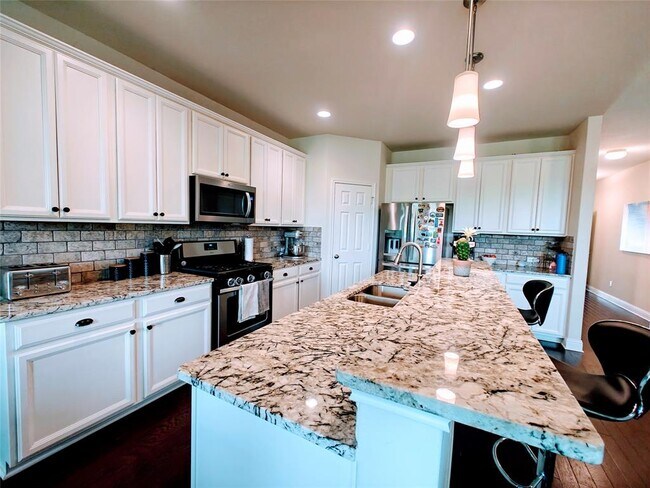 property at 19644 Dunstan Beacon Ln
