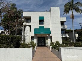 10861 Moorpark St in North Hollywood, CA - Building Photo