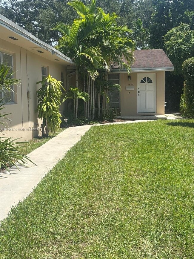 property at 2823 SW 38th Ct