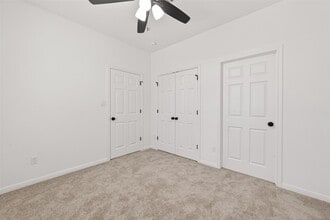 10949 Cannes Memorial Dr in Houston, TX - Building Photo - Building Photo