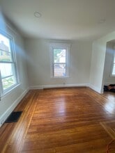 15 Foster St in Manchester, CT - Building Photo - Building Photo
