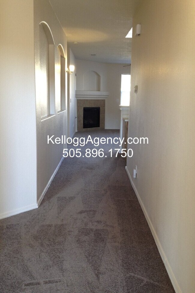 1631 Calle de Roja Dr SE in Rio Rancho, NM - Building Photo - Building Photo