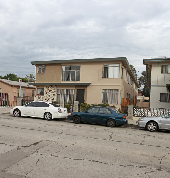 1252 N Mansfield Ave in Los Angeles, CA - Building Photo - Building Photo