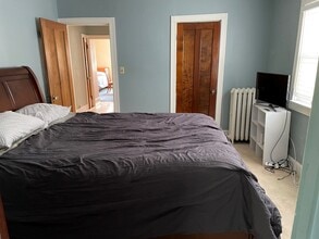 3937 N Farwell Ave, Unit 3937 N Farwell Ave in Shorewood, WI - Foto de edificio - Building Photo