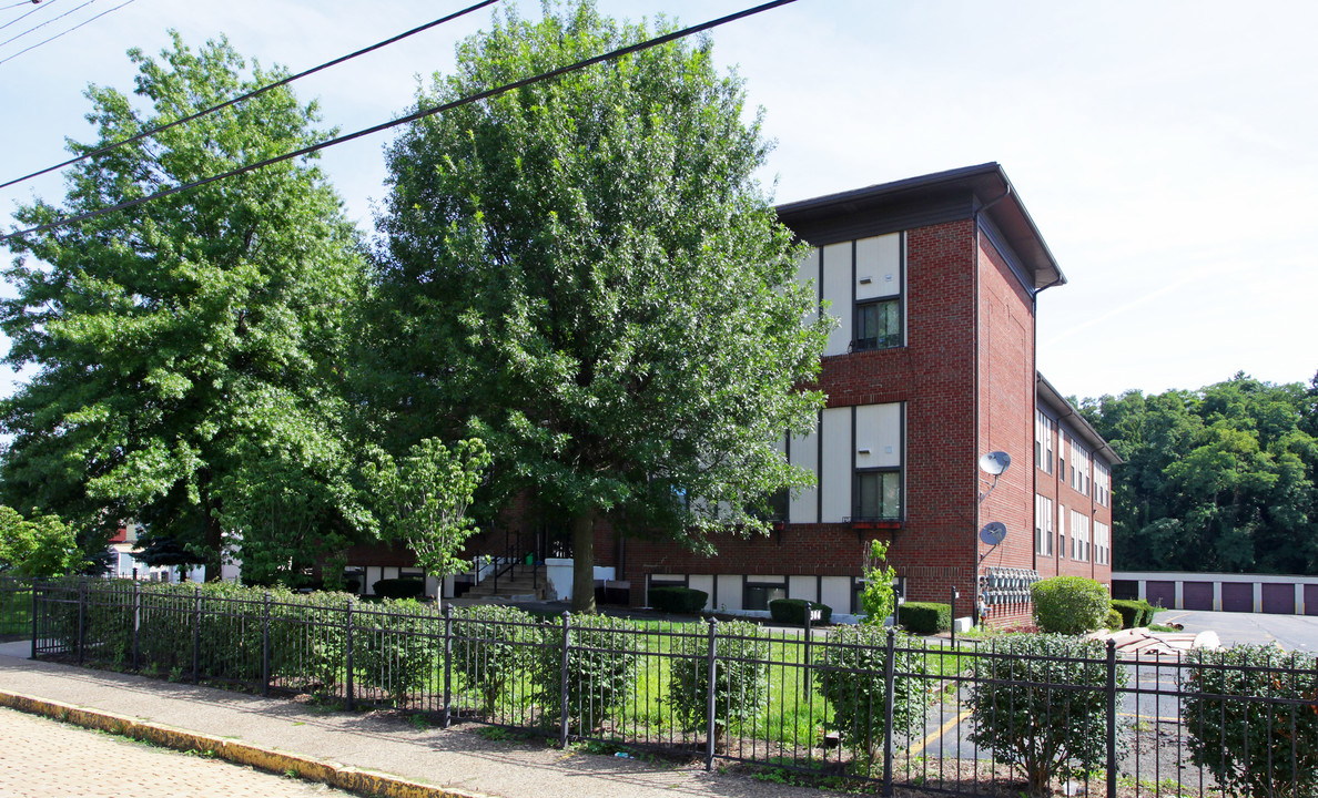 Wilson School Apartments in Mckees Rocks, PA - Building Photo