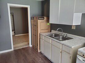 926 Kinzler Ave, Unit 926 in Lancaster, OH - Building Photo