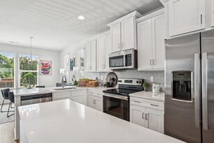 Crossing at NODA in Charlotte, NC - Building Photo