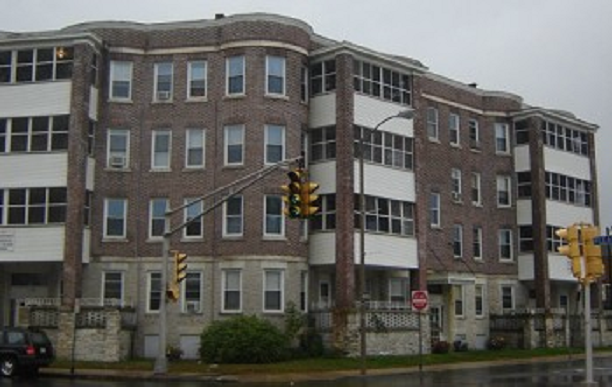 567 Pleasant St in Holyoke, MA - Building Photo - Building Photo