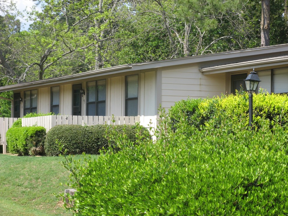 Peachtree Apartments in Americus, GA - Building Photo