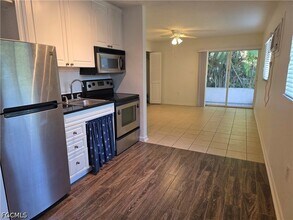 8162 Country Rd in Ft. Myers, FL - Building Photo - Building Photo