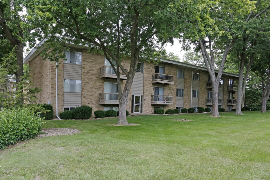 Brookview Apartments in Peoria, IL - Foto de edificio