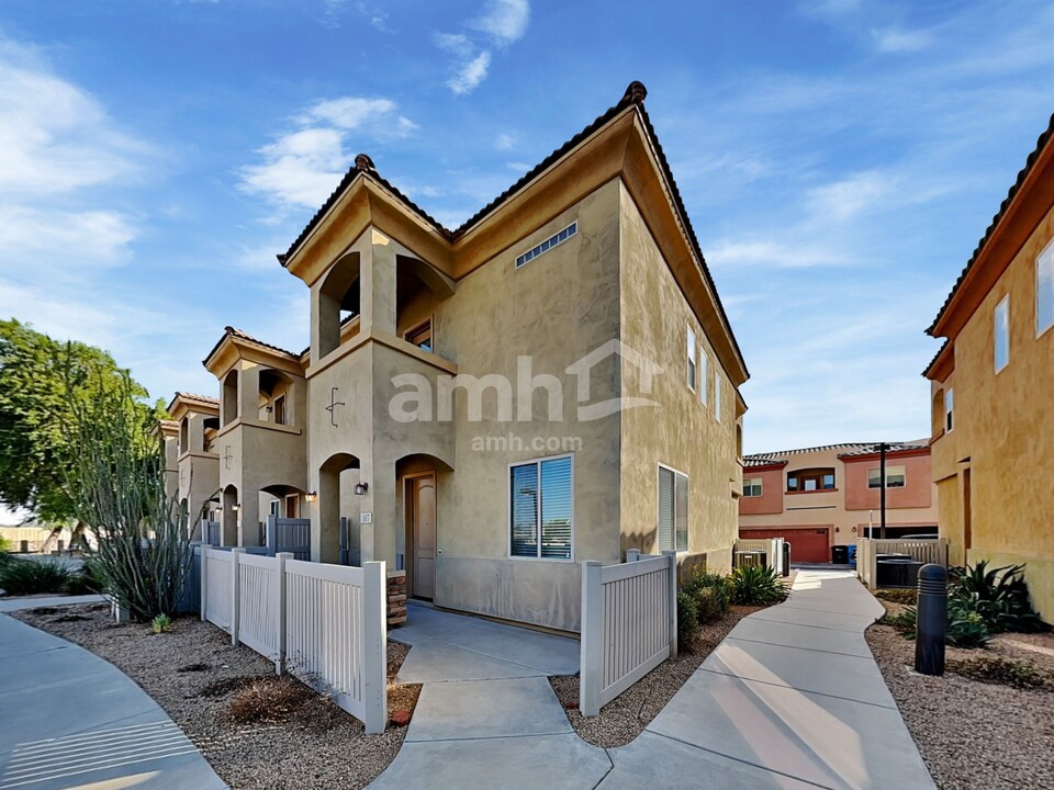 20025 N 20th St in Phoenix, AZ - Building Photo