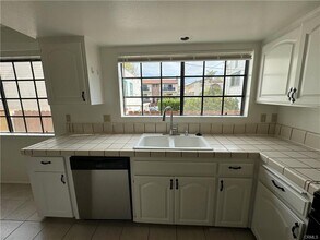 526 S Catalina Ave in Redondo Beach, CA - Building Photo - Building Photo