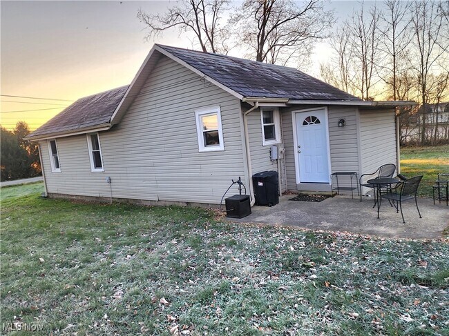 5085 Frazeysburg Rd in Zanesville, OH - Building Photo - Building Photo