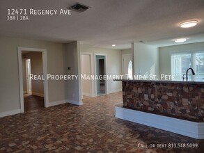 12471 Regency Ave in Seminole, FL - Building Photo - Building Photo