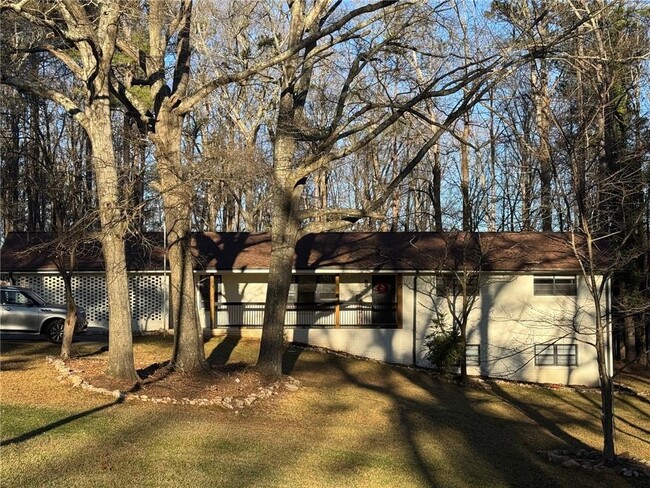 property at 570 N Burnt Hickory Rd