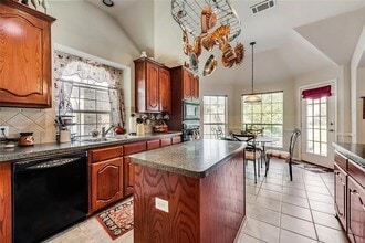 7112 Brekenridge Dr in Fort Worth, TX - Foto de edificio - Building Photo