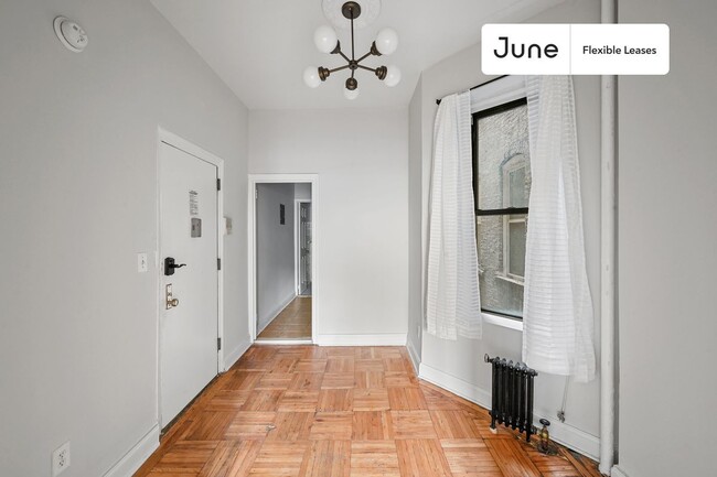 715 E 5th St in New York, NY - Building Photo - Building Photo