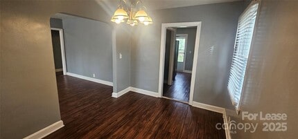 400 Keswick Ave in Charlotte, NC - Building Photo - Building Photo