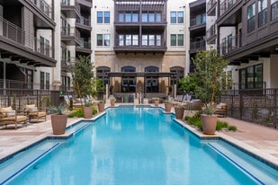 AVE Paradise Valley in Phoenix, AZ - Building Photo