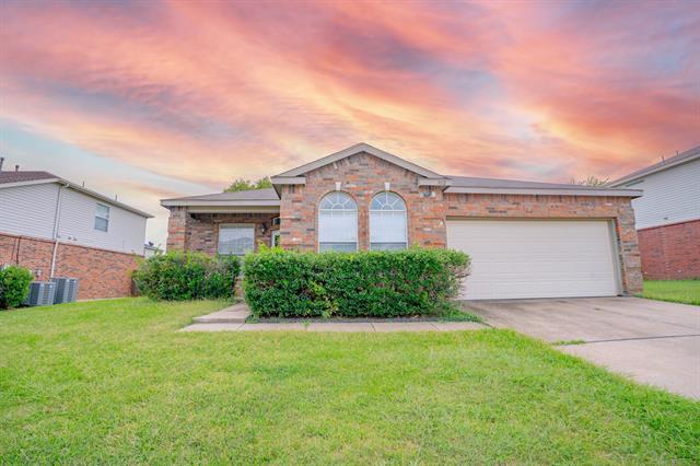 812 Dunkirk Ln in Arlington, TX - Building Photo - Building Photo